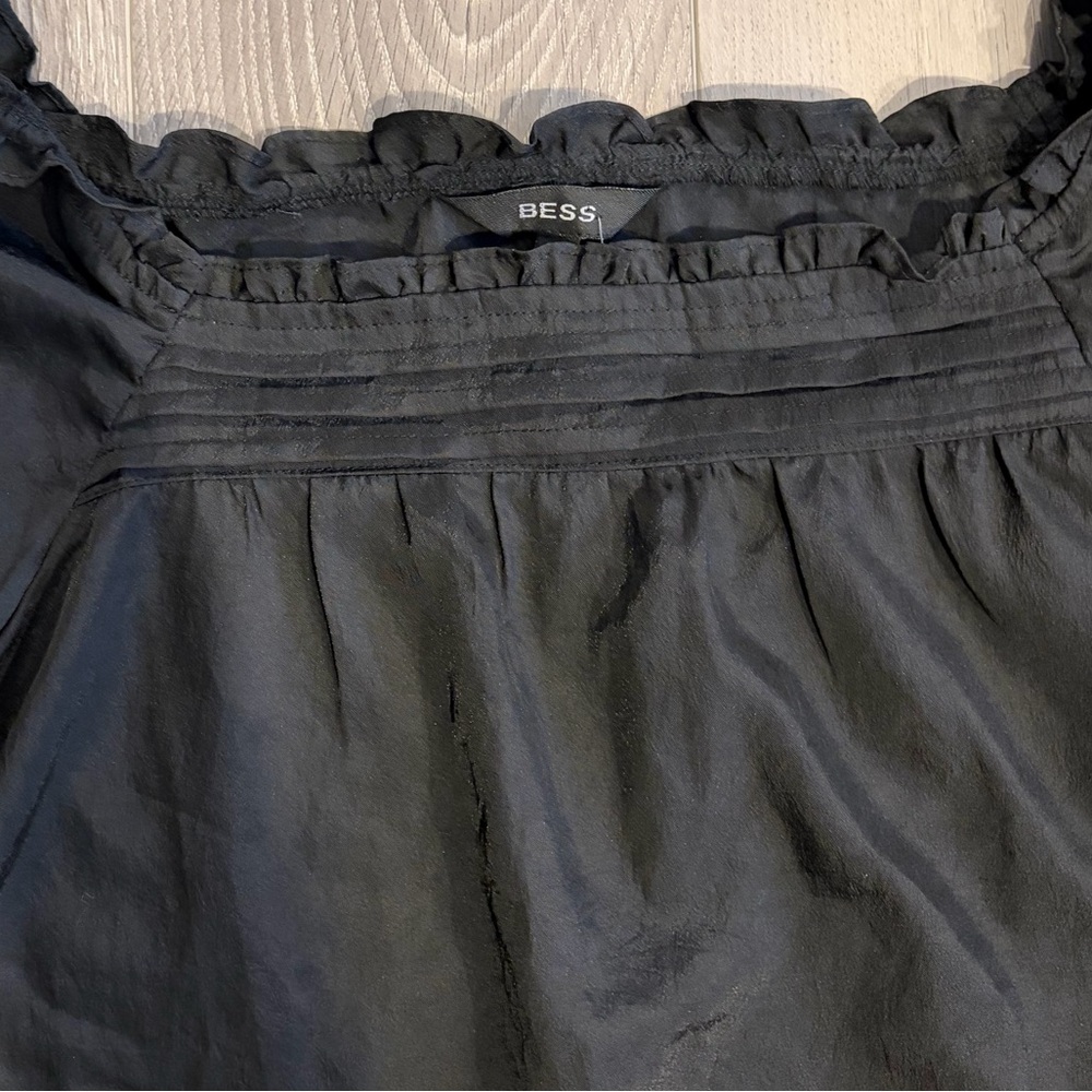 BESS Long Sleeve Ruffle Top size Small - Picture 2 of 8